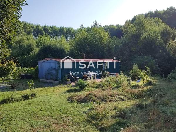 Venez découvrir ce domaine à Saumur, au calme sur 13000 m2 de terrain