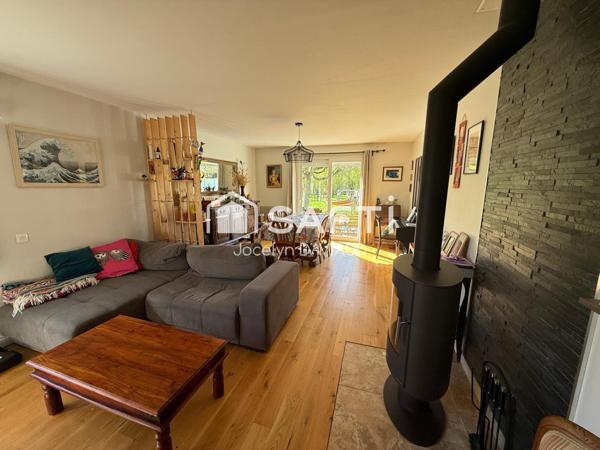 Venez découvrir ce domaine à Saumur, au calme sur 13000 m2 de terrain