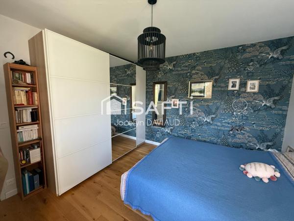 Venez découvrir ce domaine à Saumur, au calme sur 13000 m2 de terrain