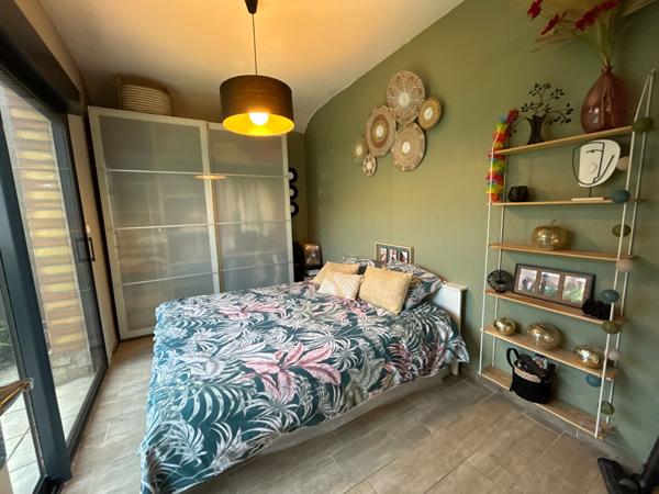 Calais maison en plain pied, terrasse et jardin