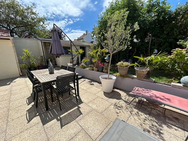 Calais maison en plain pied, terrasse et jardin