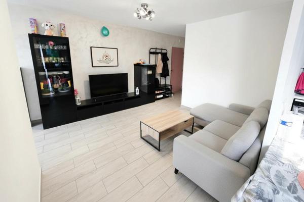 Trappes / Duplex récent de 96 m2 / 3 chambres + 2 parkings