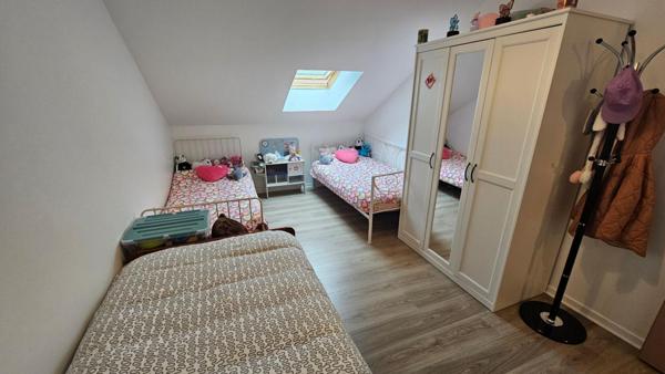 Trappes / Duplex récent de 96 m2 / 3 chambres + 2 parkings