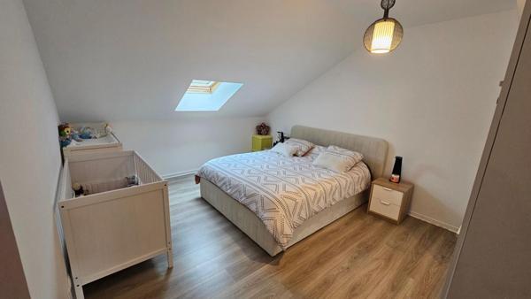Trappes / Duplex récent de 96 m2 / 3 chambres + 2 parkings