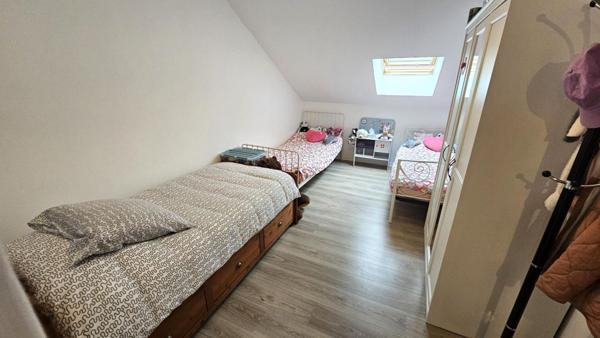 Trappes / Duplex récent de 96 m2 / 3 chambres + 2 parkings