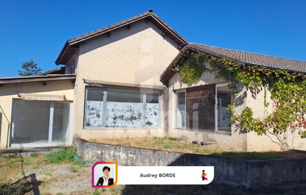 Local Professionnel de 159 m²