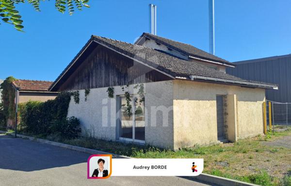 Local Professionnel de 159 m²