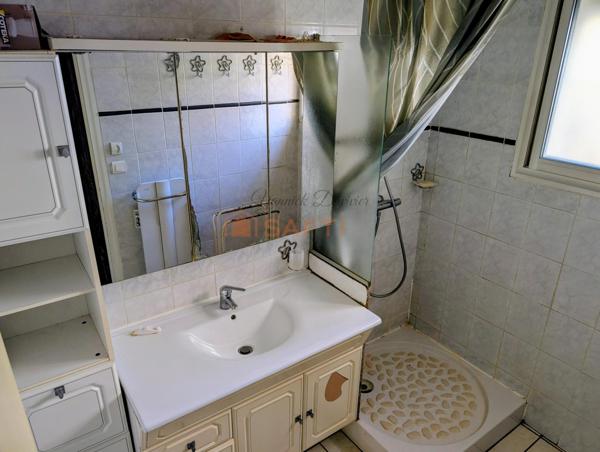 Maison de ville atypique avec balcon et terrasse