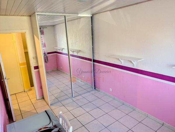 Maison de ville atypique avec balcon et terrasse