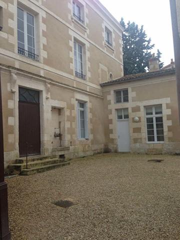 POITIERS CATHEDRALE - 2 pièce(s) - 42.77 m2 + cave et parking