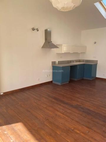 Location Maison de village 3 pièces 89 m2 à Mézel