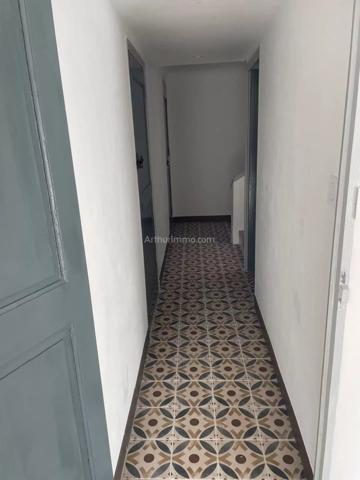 Location Maison de village 3 pièces 89 m2 à Mézel