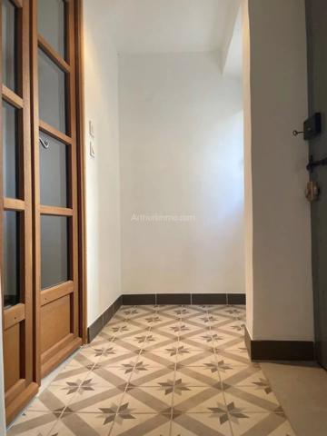 Location Maison de village 3 pièces 89 m2 à Mézel