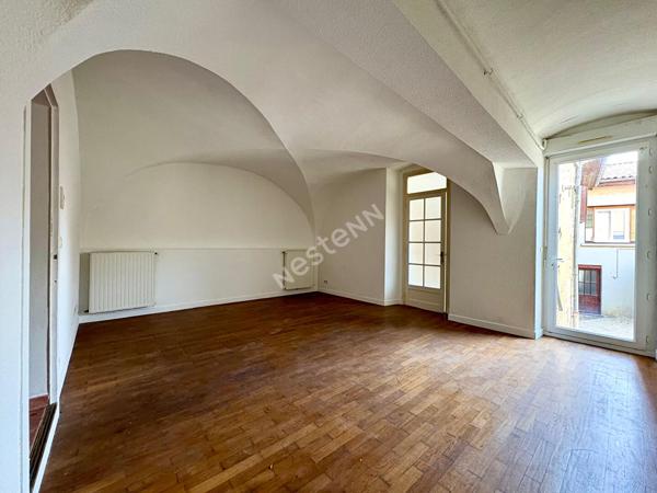 Appartement  3 pièces en plein coeur de Coligny avec cave et box en supplément