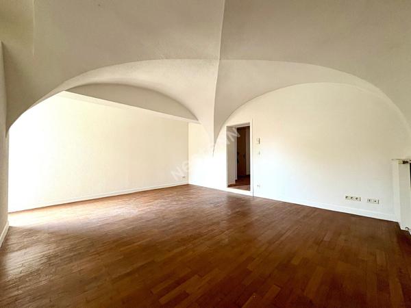 Appartement  3 pièces en plein coeur de Coligny avec cave et box en supplément