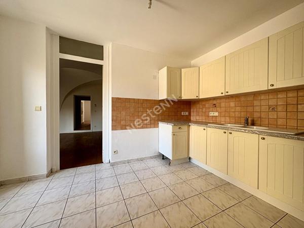 Appartement  3 pièces en plein coeur de Coligny avec cave et box en supplément