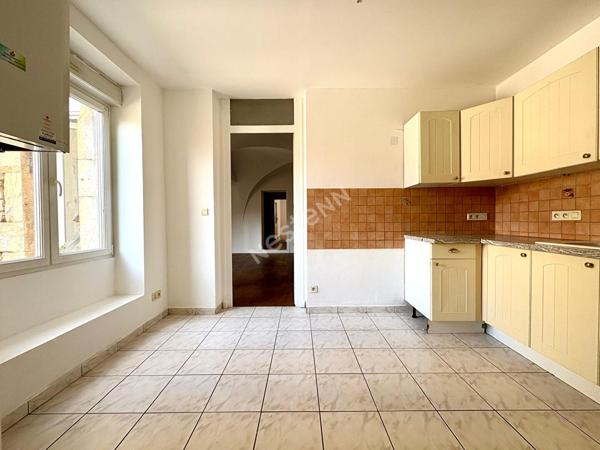 Appartement  3 pièces en plein coeur de Coligny avec cave et box en supplément
