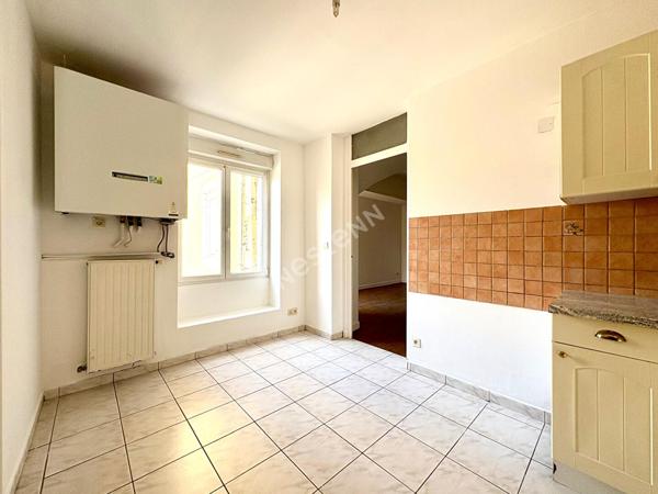 Appartement  3 pièces en plein coeur de Coligny avec cave et box en supplément