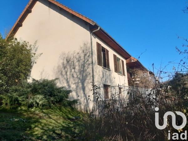Maison 4 pièces de 106 m² à Saint-Amand (23200)