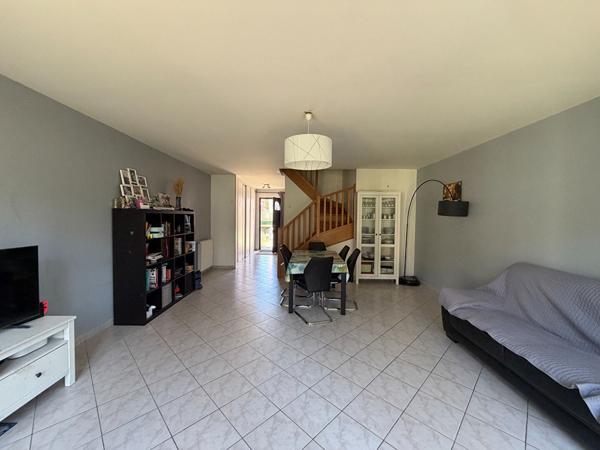 Maison à vendre à PENCHARD - 6 pièces, 4 chambres, jardin, garage