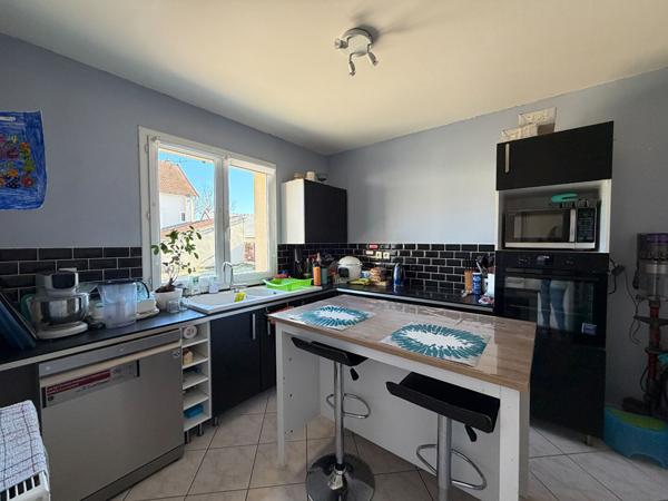 Maison à vendre à PENCHARD - 6 pièces, 4 chambres, jardin, garage