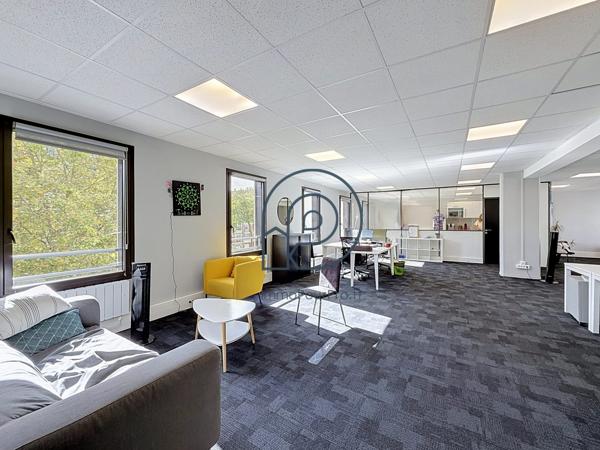 Lille – Grands Boulevards | Bureaux 182 m² dans immeuble rénové | Tram Buisson | À vendre