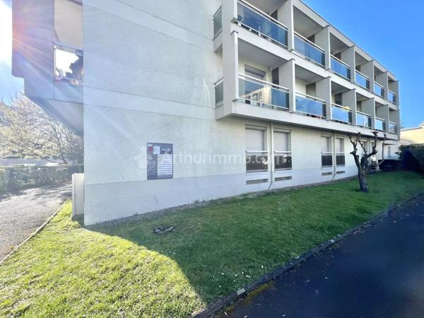 Location                                                      Appartement
                        
                     1 pièces                      17 m2                     à Clermont-Ferrand