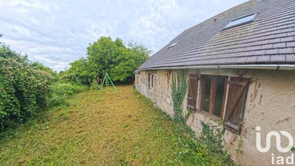Maison traditionnelle 7 pièces de 155 m² à Saint-Gérand-le-Puy (03150)