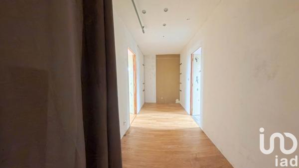 Maison traditionnelle 7 pièces de 155 m² à Saint-Gérand-le-Puy (03150)