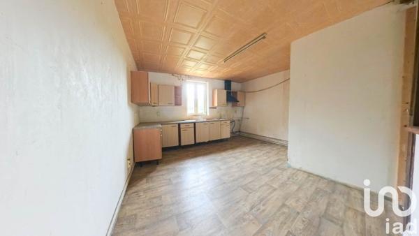 Maison traditionnelle 7 pièces de 155 m² à Saint-Gérand-le-Puy (03150)