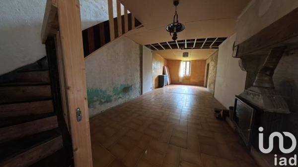 Maison traditionnelle 7 pièces de 155 m² à Saint-Gérand-le-Puy (03150)