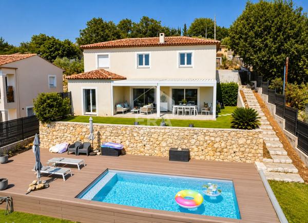 Maison récente 4 pièces avec piscine à La Gaude - Vue dégagée sur montagnes