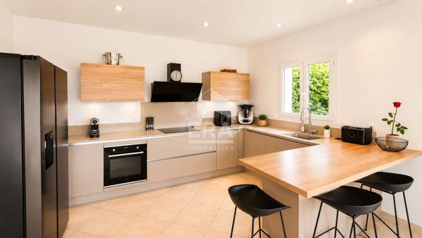 Maison récente 4 pièces avec piscine à La Gaude - Vue dégagée sur montagnes