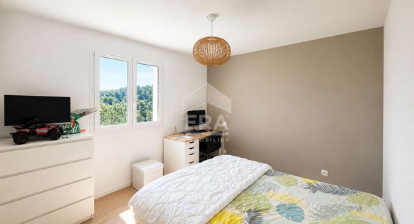 Maison récente 4 pièces avec piscine à La Gaude - Vue dégagée sur montagnes