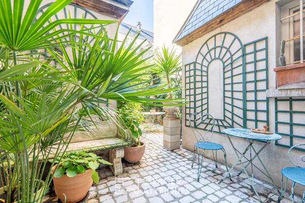 Appartement de charme avec cour dans le coeur historique de tours