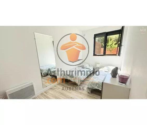 Vente                                                      Propriété
                        
                     5 pièces                      188 m2                     à Salavas