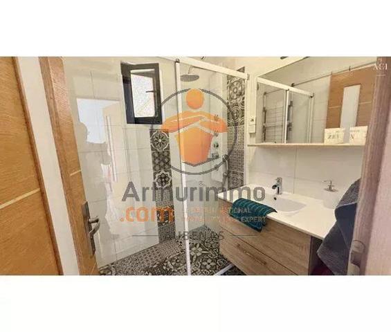 Vente                                                      Propriété
                        
                     5 pièces                      188 m2                     à Salavas