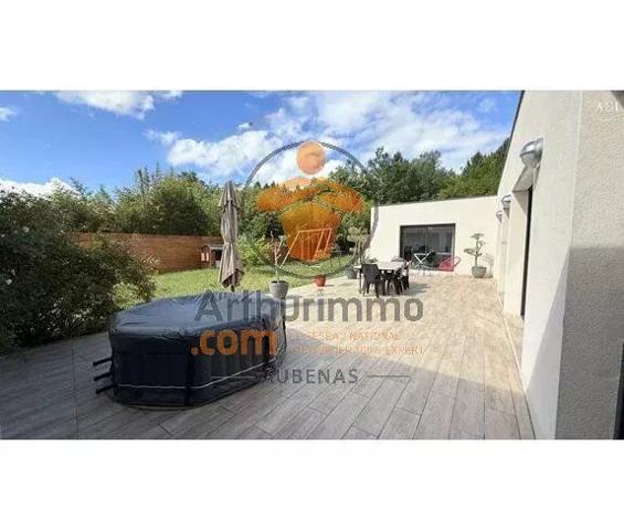 Vente                                                      Propriété
                        
                     5 pièces                      188 m2                     à Salavas