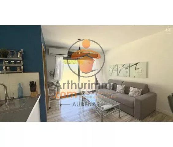 Vente                                                      Propriété
                        
                     5 pièces                      188 m2                     à Salavas