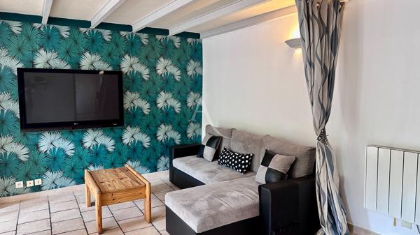 TYPE 4/5 AU COEUR DU VILLAGE DE GINASSERVIS PROCHE PARKING ET COMMODITES