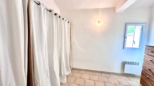 TYPE 4/5 AU COEUR DU VILLAGE DE GINASSERVIS PROCHE PARKING ET COMMODITES