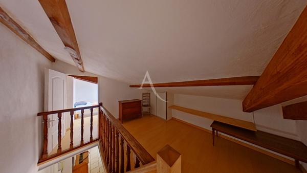 TYPE 4/5 AU COEUR DU VILLAGE DE GINASSERVIS PROCHE PARKING ET COMMODITES