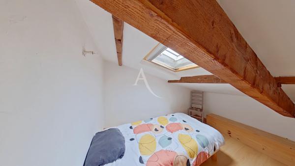 TYPE 4/5 AU COEUR DU VILLAGE DE GINASSERVIS PROCHE PARKING ET COMMODITES