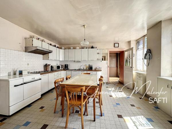 Découvrez cette magnifique maison chargée d'histoire !