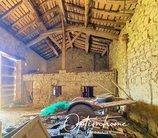 Ensemble immobilier en pierres avec dépendances