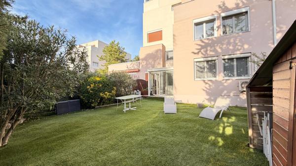 RARE secteur très recherché avec jardinet de 100m2 !