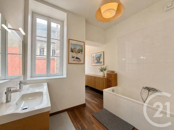 Maison à vendre  8 pièces - 191,90 m 2   MOULINS  - 03