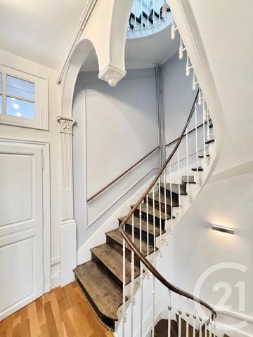 Maison à vendre  8 pièces - 191,90 m 2   MOULINS  - 03