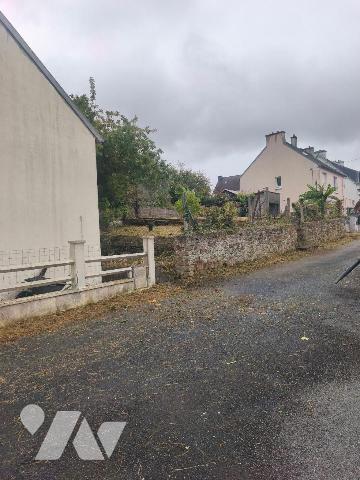 Maison à vendre à Pont-de-Buis-lès-Quimerch (29590) en Finistère (29)

Maison en vente située...