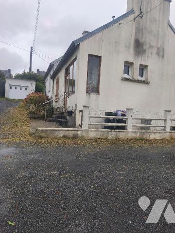 Maison à vendre à Pont-de-Buis-lès-Quimerch (29590) en Finistère (29)

Maison en vente située...